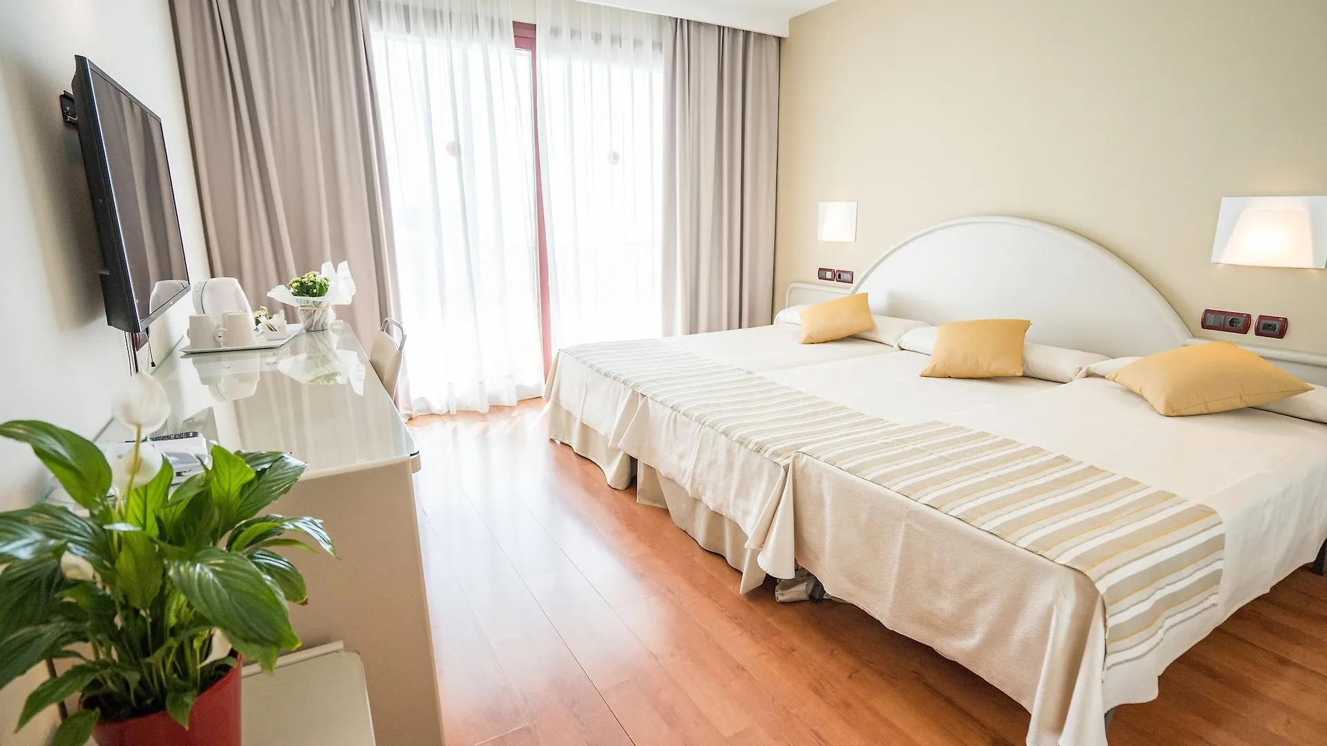 VIK Gran Hotel Costa del Sol La Cala De Mijas 4*,  España
